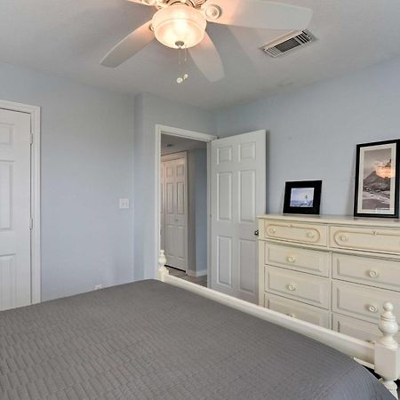 Oceanfront Galveston Home - Walk To Beach! ภายนอก รูปภาพ