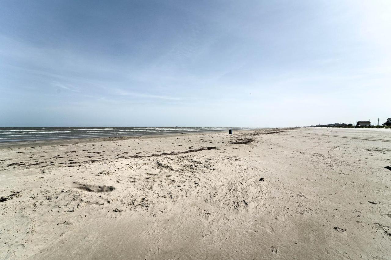 Oceanfront Galveston Home - Walk To Beach! ภายนอก รูปภาพ