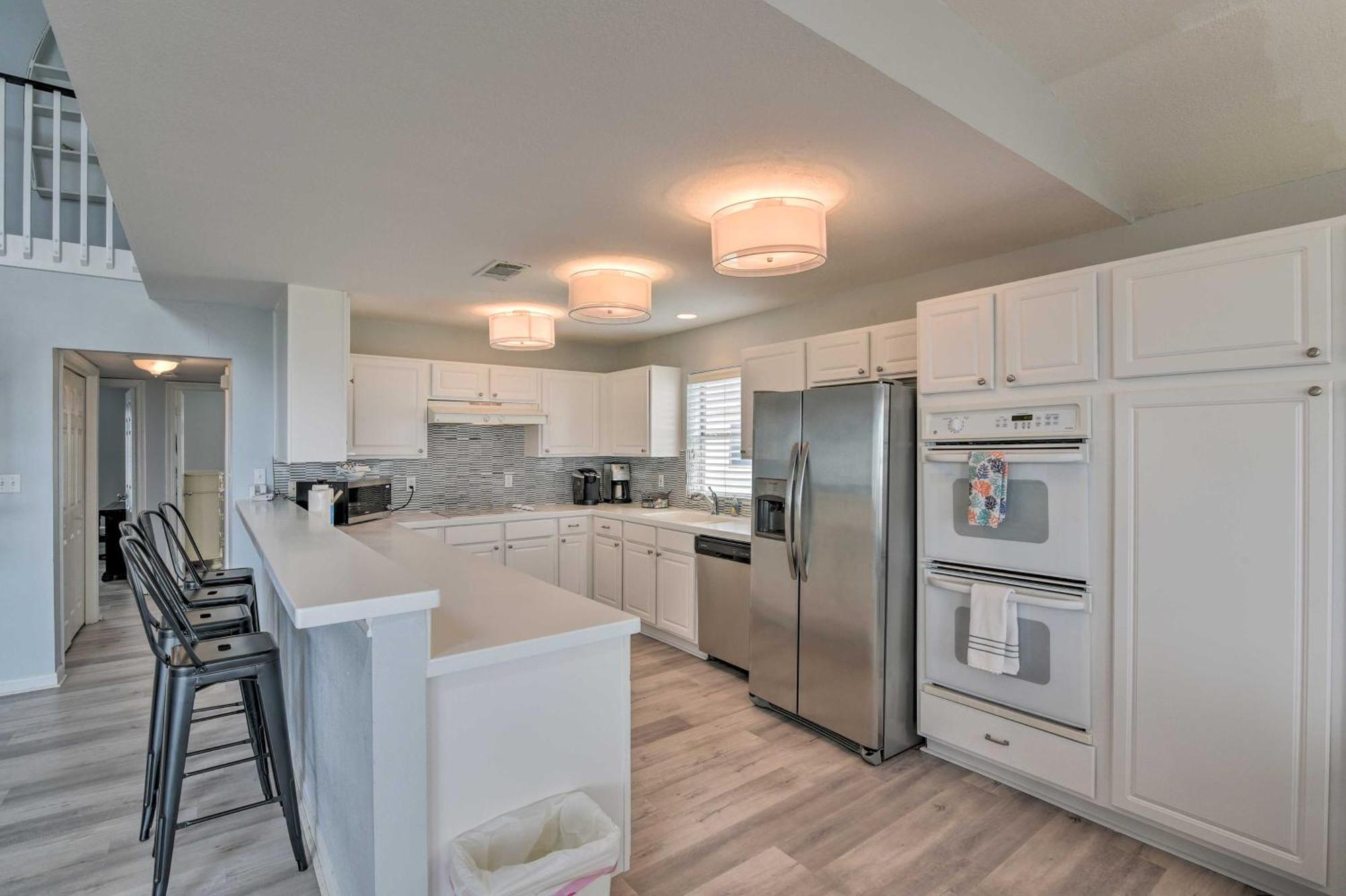 Oceanfront Galveston Home - Walk To Beach! ภายนอก รูปภาพ