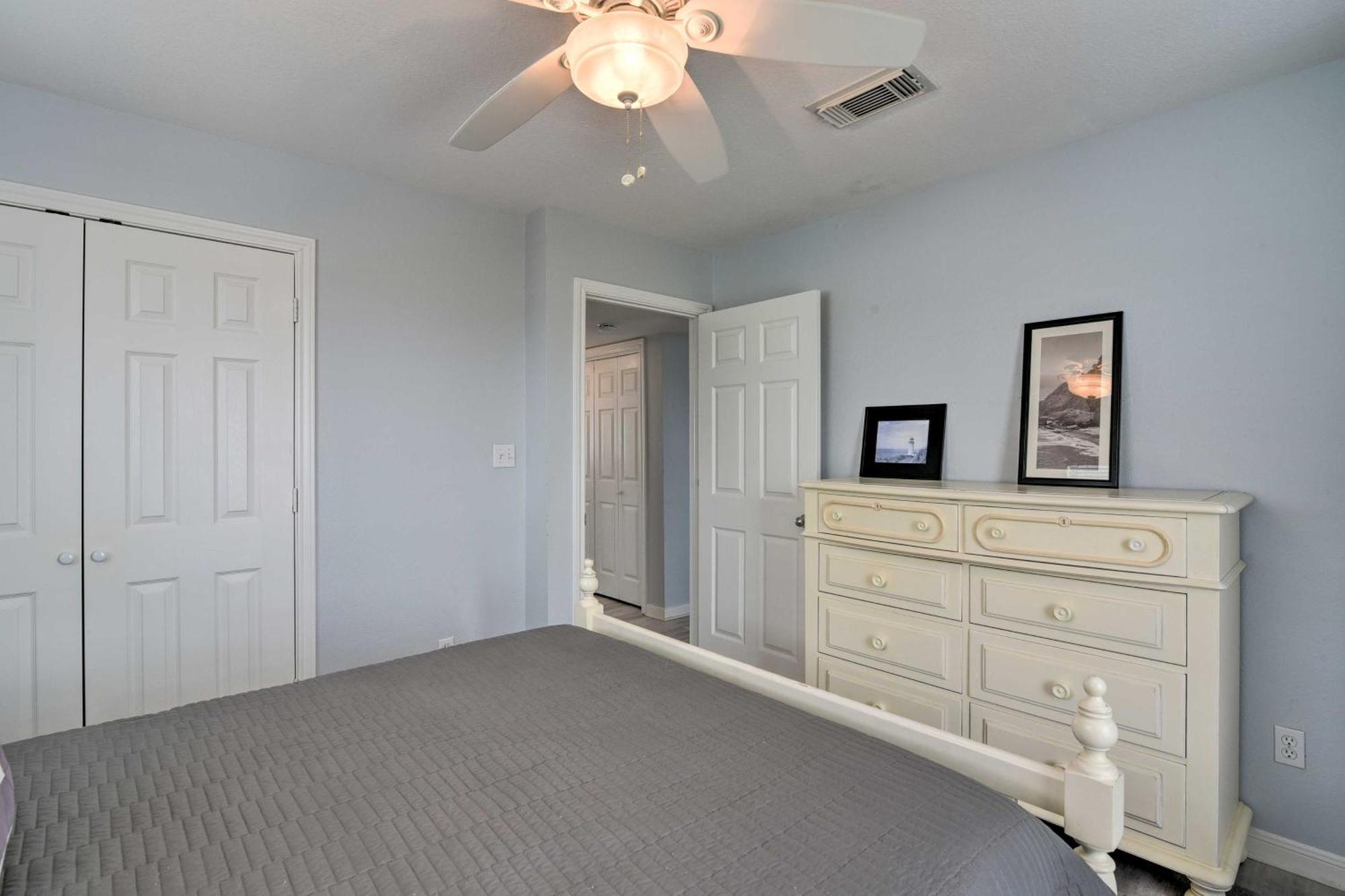 Oceanfront Galveston Home - Walk To Beach! ภายนอก รูปภาพ