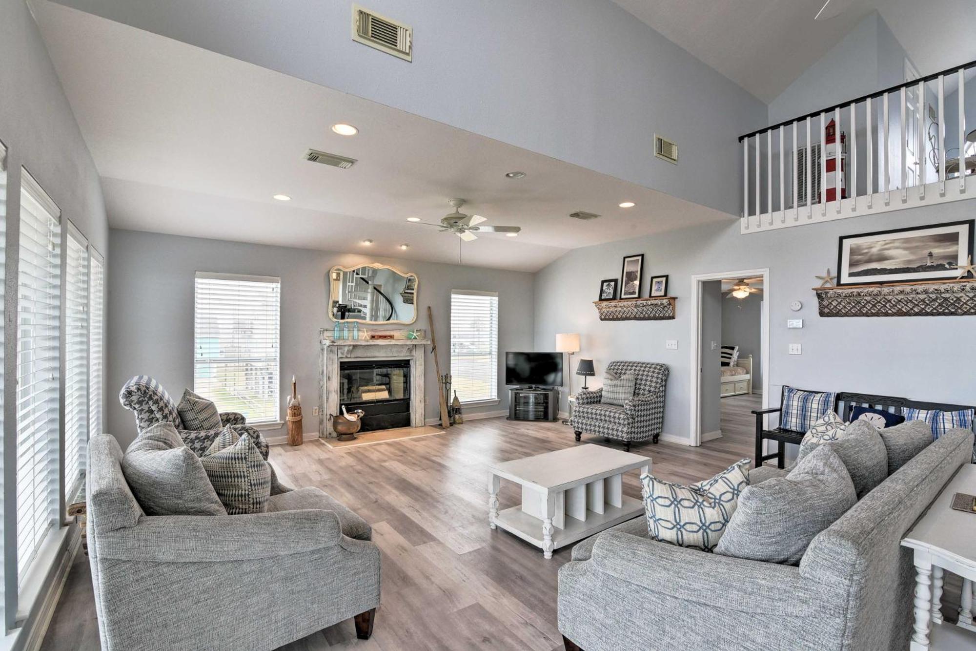 Oceanfront Galveston Home - Walk To Beach! ภายนอก รูปภาพ