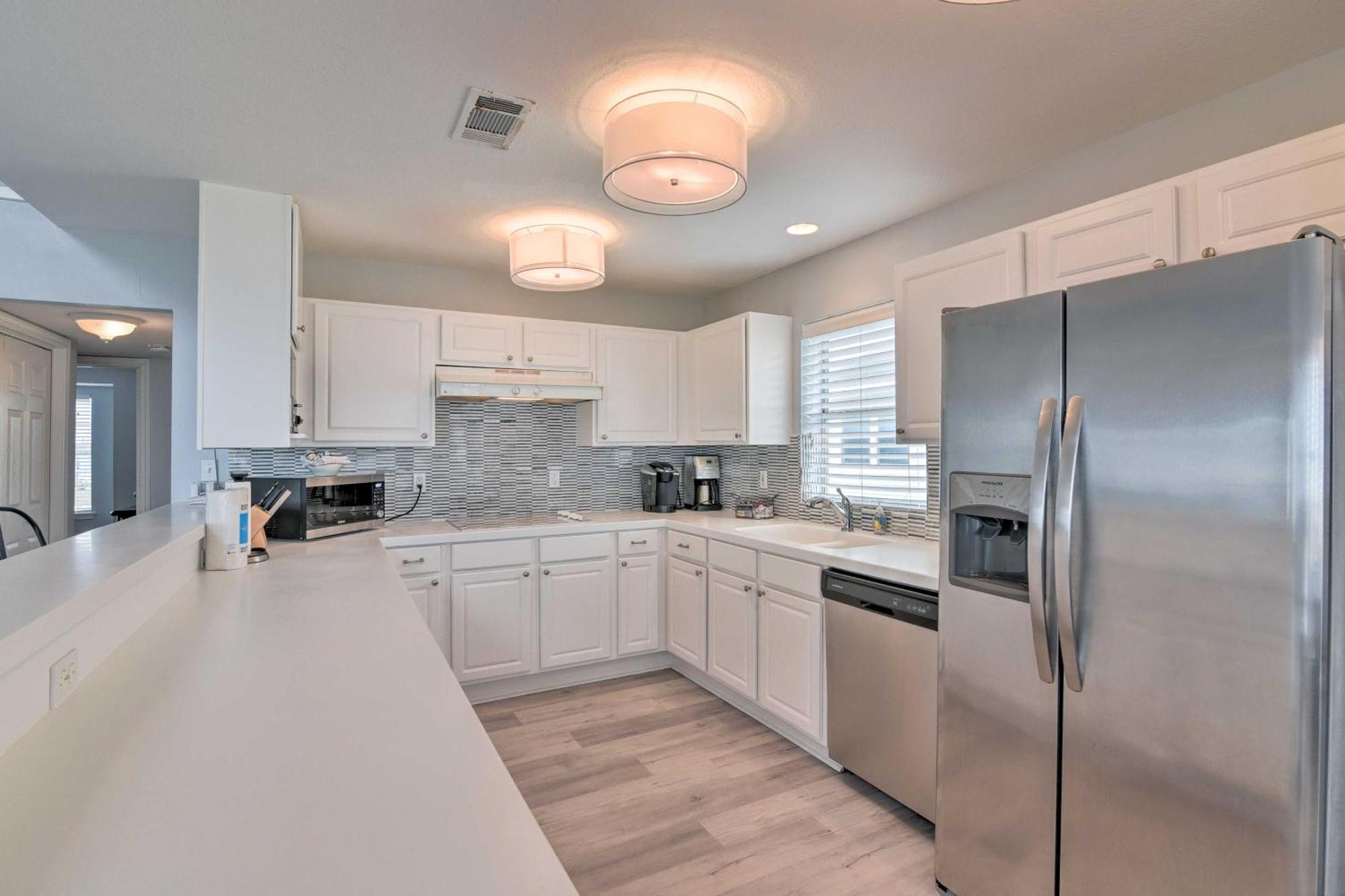 Oceanfront Galveston Home - Walk To Beach! ภายนอก รูปภาพ