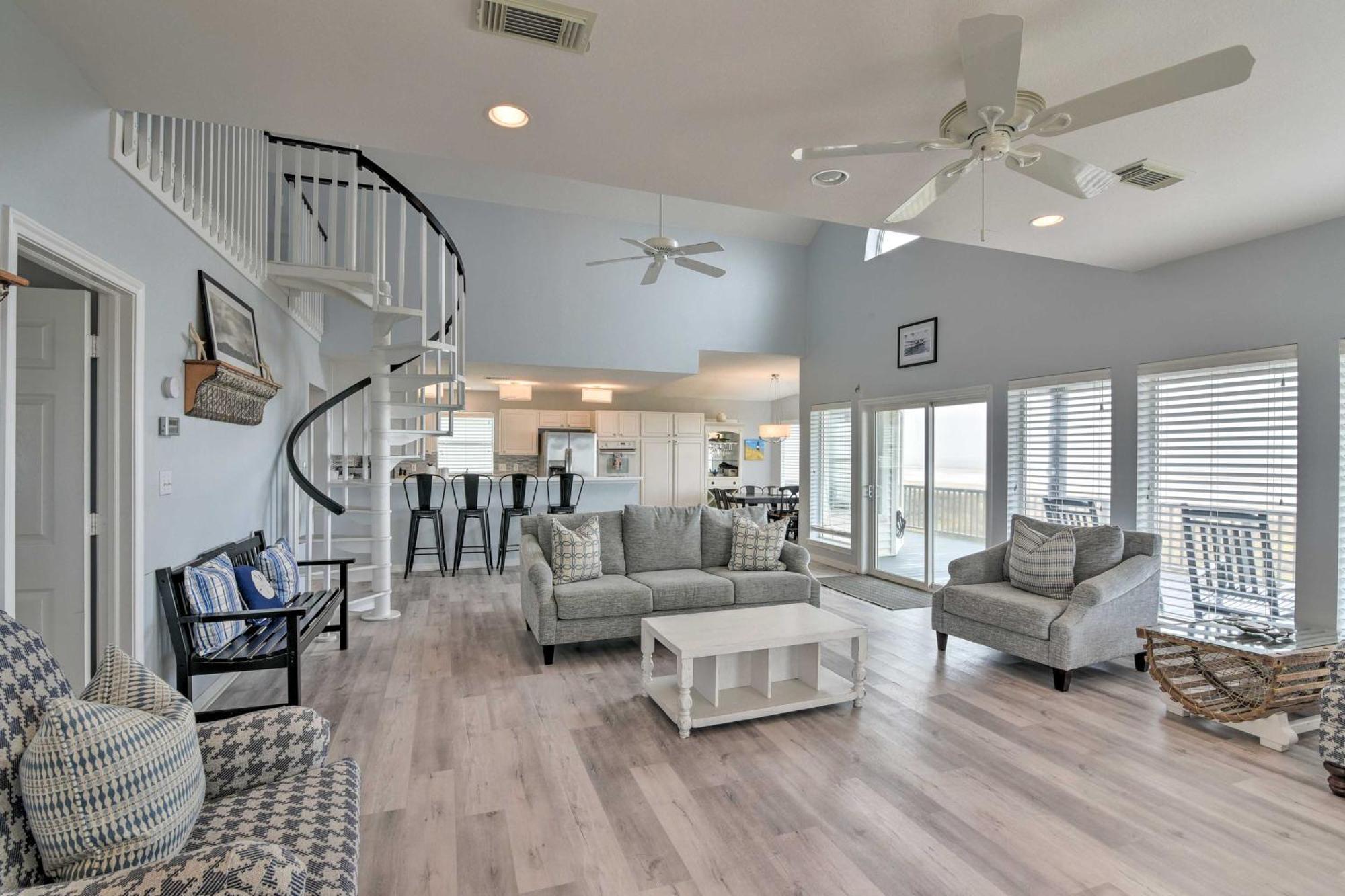Oceanfront Galveston Home - Walk To Beach! ภายนอก รูปภาพ