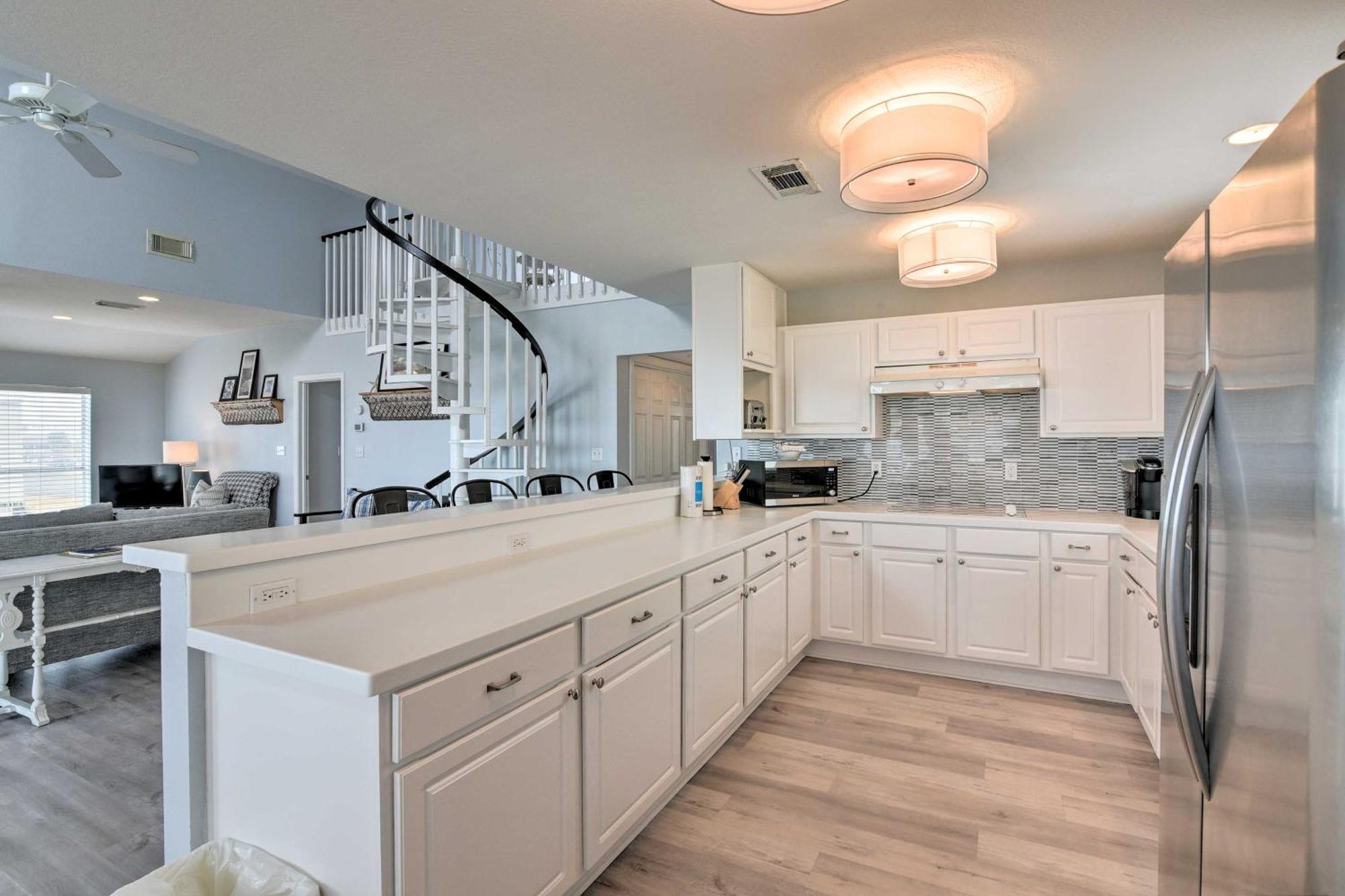 Oceanfront Galveston Home - Walk To Beach! ภายนอก รูปภาพ