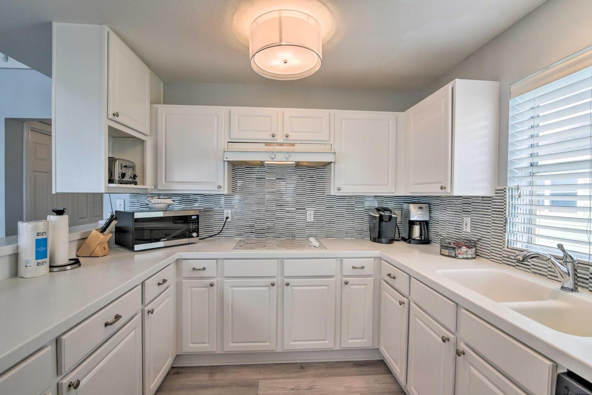 Oceanfront Galveston Home - Walk To Beach! ภายนอก รูปภาพ