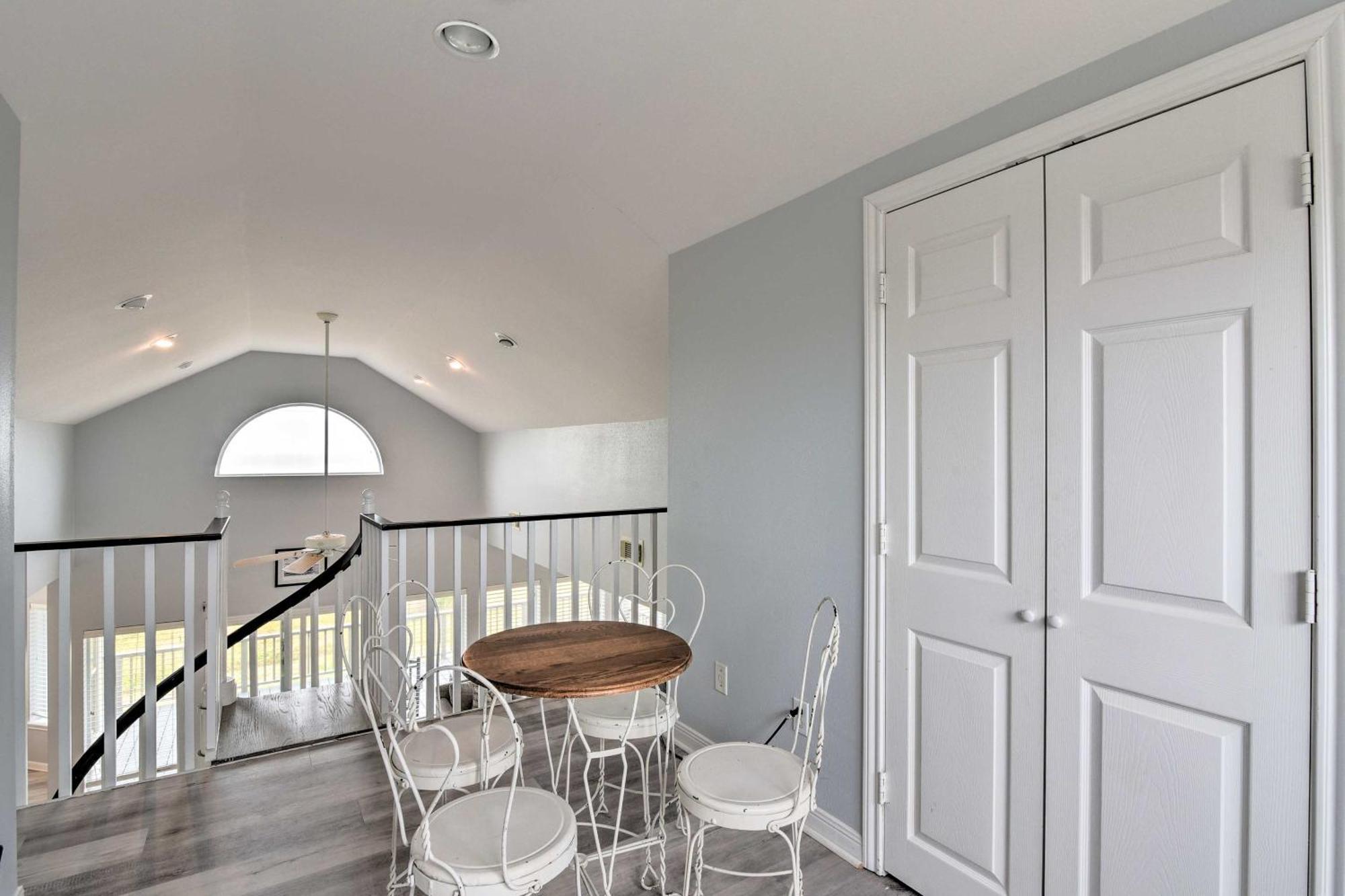 Oceanfront Galveston Home - Walk To Beach! ภายนอก รูปภาพ